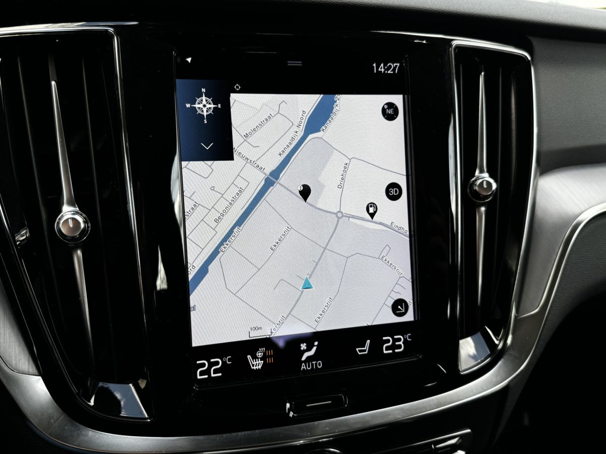 Volvo V60 2.0 B3 163PK Momentum R-Design Volvo V60 2.0 B3 163PK Momentum R-Design