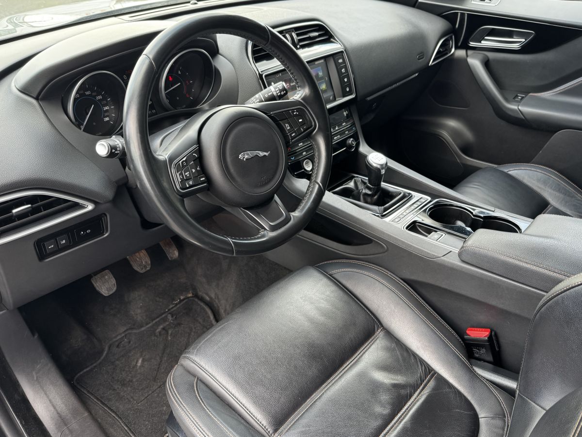 Jaguar F-Pace 2.0 Portfolio 20d 180PK