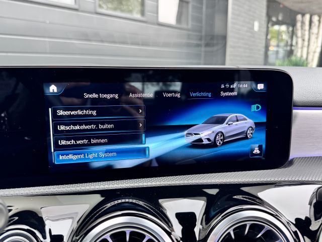 Mercedes-Benz A-Klasse 180 Business Solution AMG