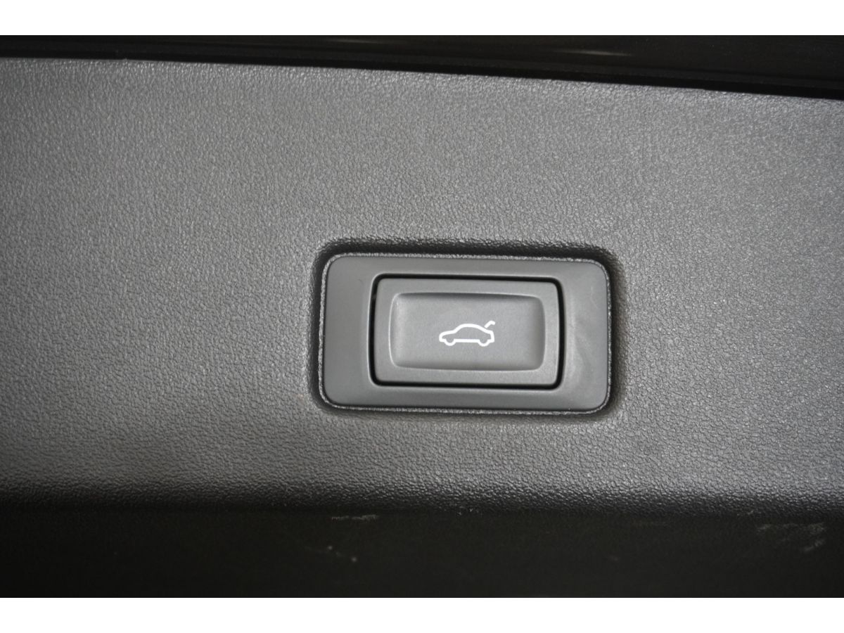 Audi Q4 e-tron 40 Launch edition Advanced S-Line 77 kWh 3 fasen Audi Q4 e-tron 40 Launch edition Advanced S-Line 77 kWh 3 fasen