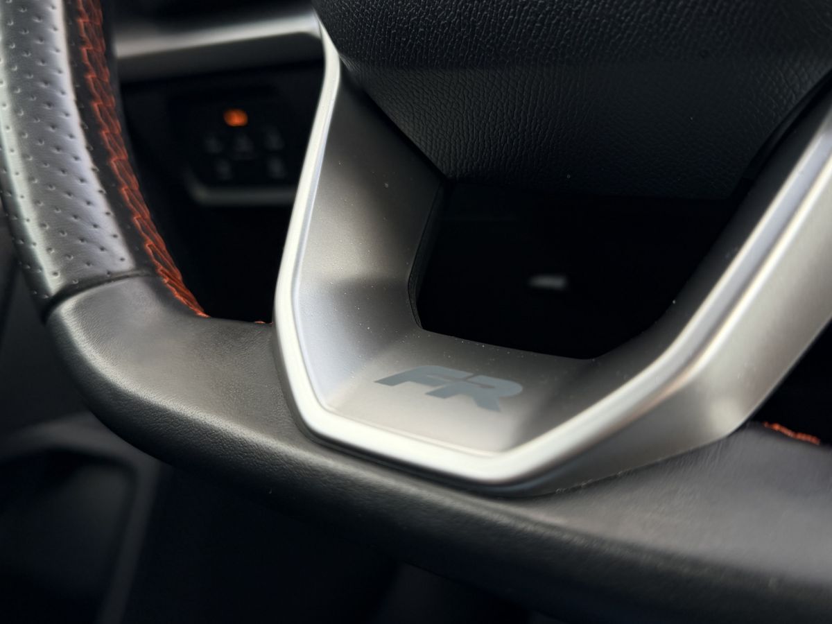 SEAT Leon 1.5 eTSI 150PK Automaat FR Launch Edition