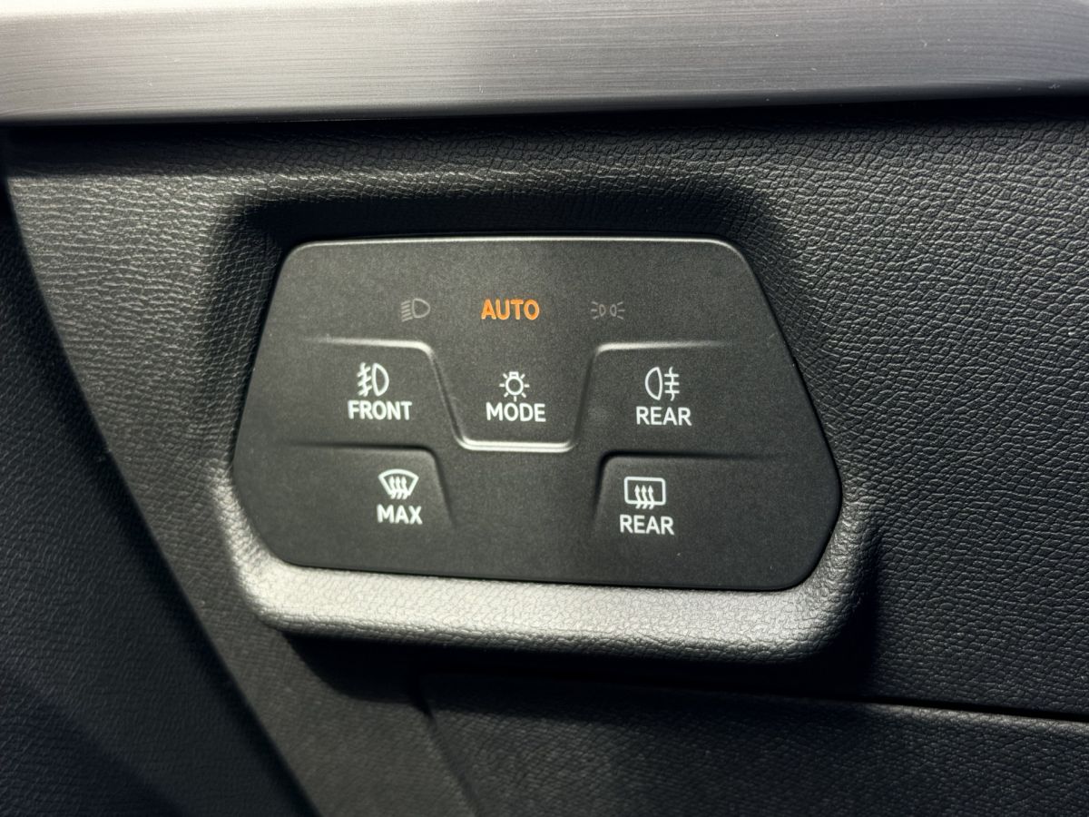 SEAT Leon 1.5 eTSI 150PK Automaat FR Launch Edition