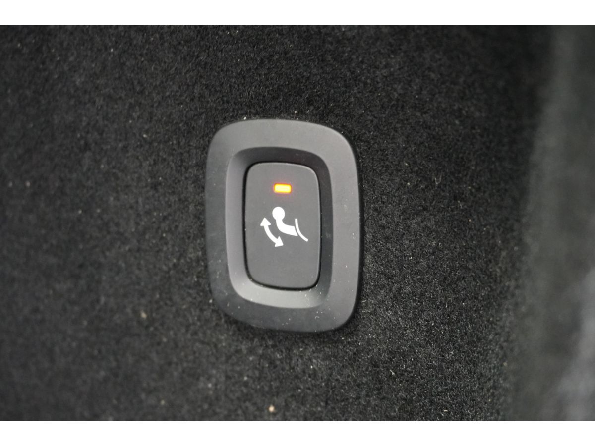 Volvo V60 2.0 B3 163PK Momentum R-Design 12MND garantie Volvo V60 2.0 B3 163PK Momentum R-Design 12MND garantie