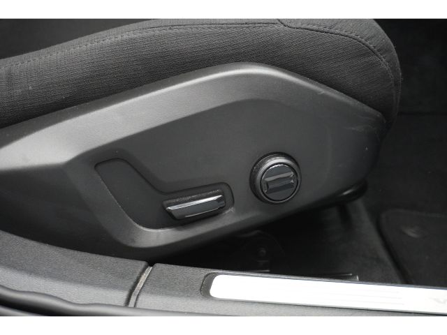 Volvo V60 2.0 B3 163PK Momentum R-Design 12MND garantie Volvo V60 2.0 B3 163PK Momentum R-Design 12MND garantie
