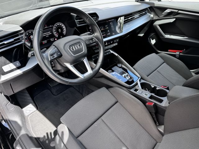 Audi A3 Limousine 35 TFSI 150PK Business edition Automaat Audi A3 Limousine 35 TFSI 150PK Business edition Automaat