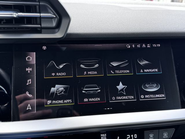 Audi A3 Limousine 35 TFSI 150PK Business edition Automaat Audi A3 Limousine 35 TFSI 150PK Business edition Automaat