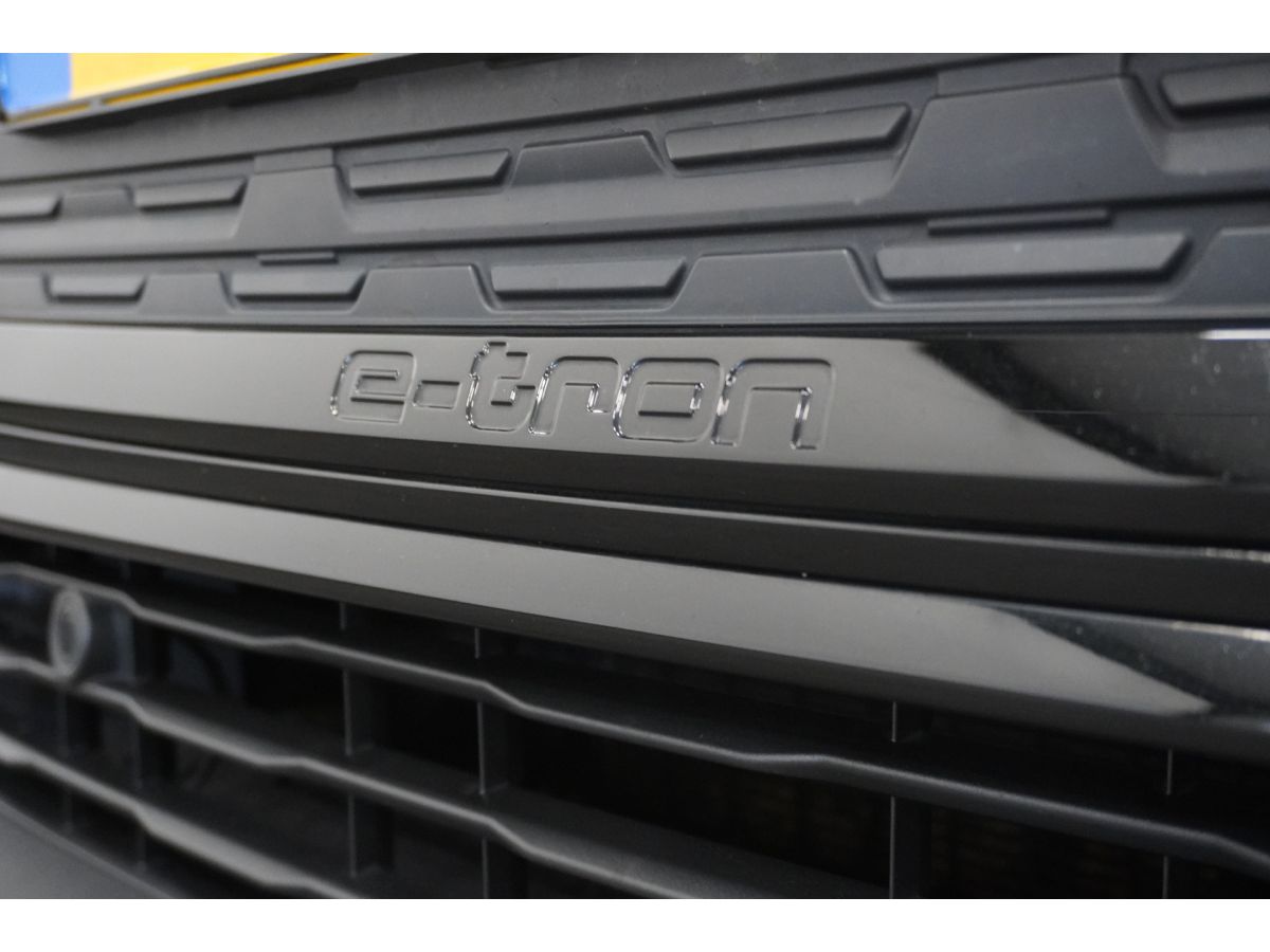 Audi Q4 e-tron 40 Launch edition Advanced S-Line 77 kWh 3 Fasen