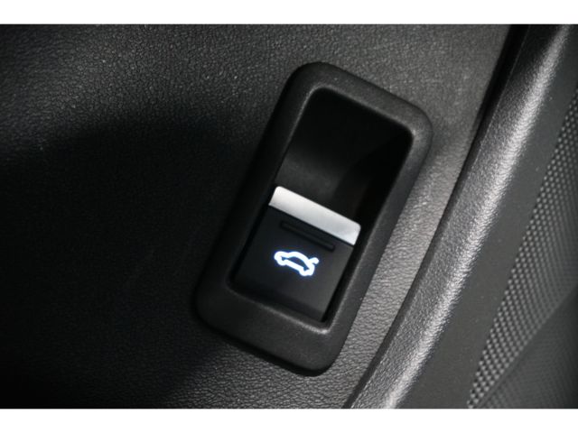 Audi Q4 e-tron 40 Launch edition Advanced S-Line 77 kWh 3 Fasen