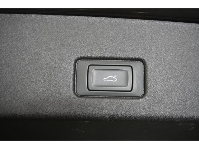 Audi Q4 e-tron 40 Launch edition Advanced S-Line 77 kWh 3 fasen